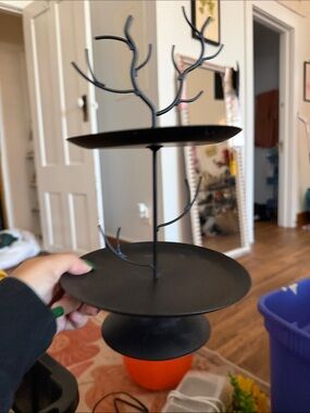 Black 2-Tier Metal food Tree Stand